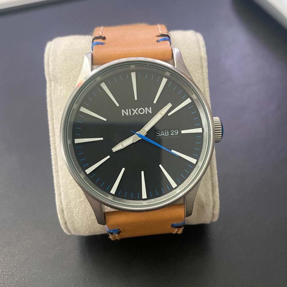 Nixon Sentry watch black dial